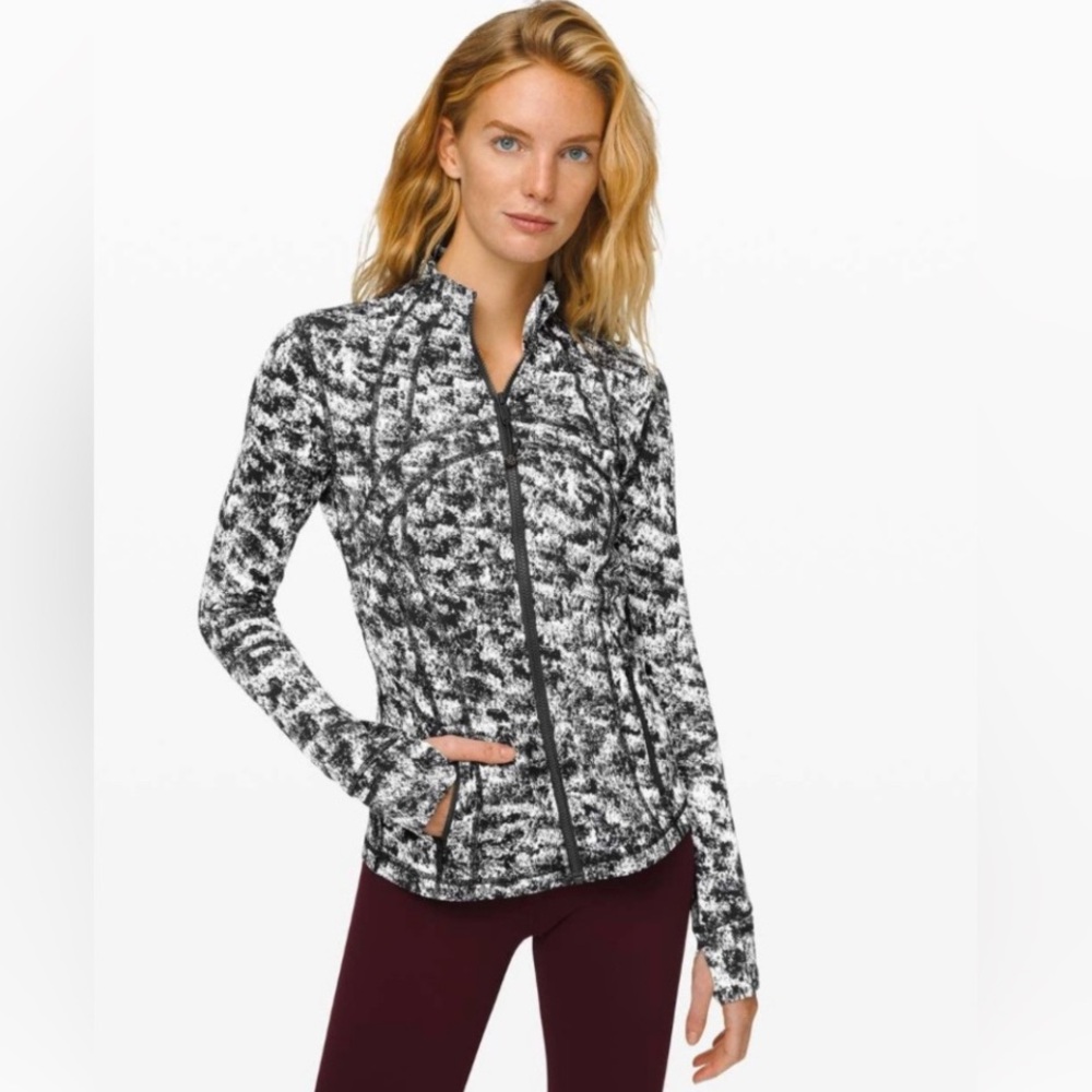 Define Jacket Luxtreme
Like New, Misted 
Jacquard Black White Lululemon 
Sz 10